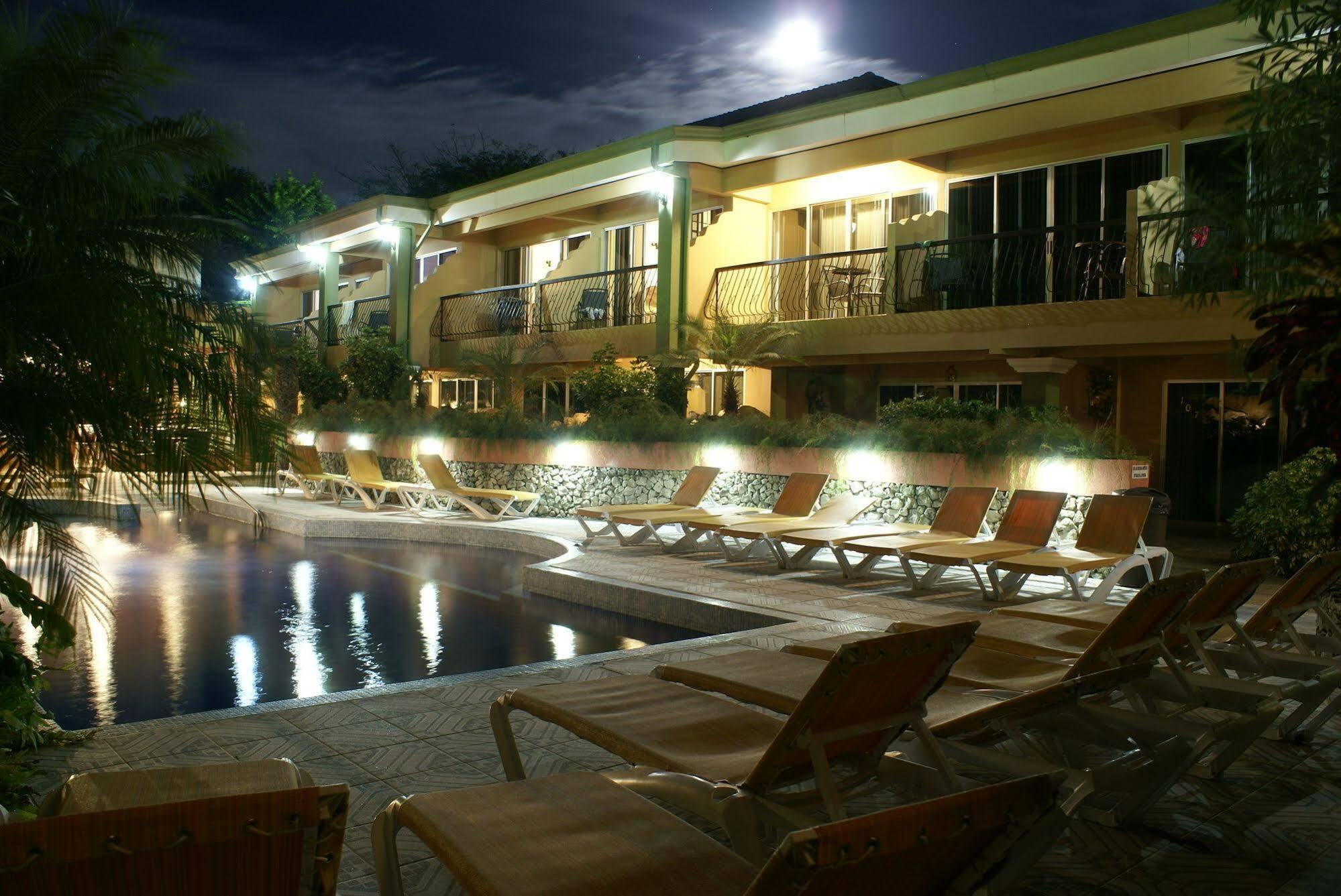 Hotel Mangaby ปลายาเฮอร์โมซา ภายนอก รูปภาพ
